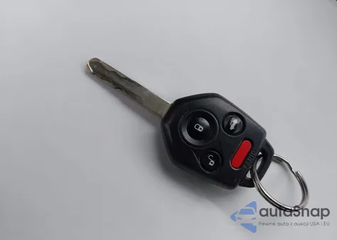 2013 Subaru Outback 2.5I Premium z USA, uszkodzony, nr VIN 4S4BRBCC5D3297167